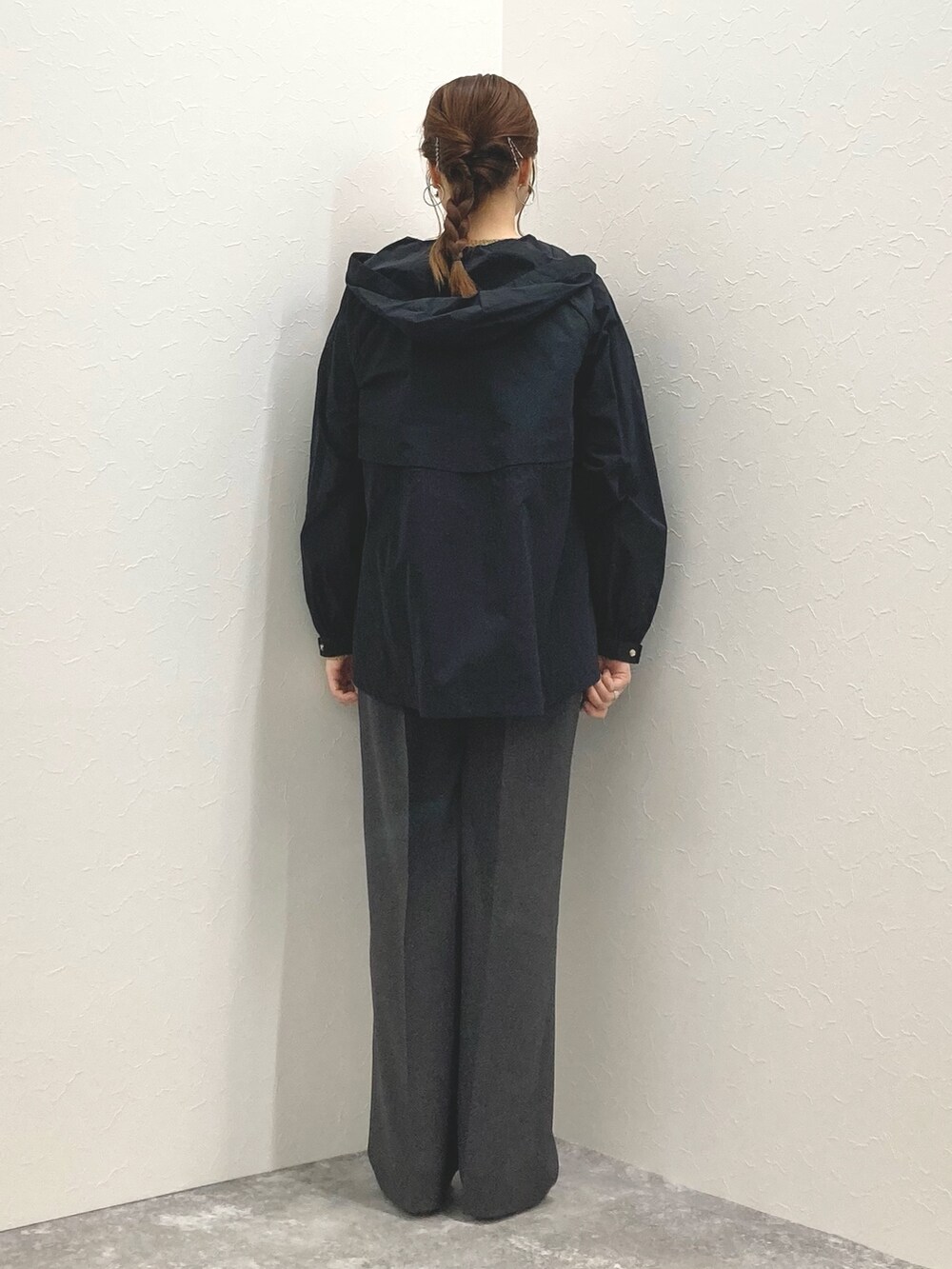 「マンパ、ワイドパンツ、パンツスタイル、低身長、撥水加工、低身長コーデ、152cm、フード取り外し、マウンテパーカー、150cm台コーデ」｜「NOLLEY’Sのウォッシャブル2WAYマウンテンパーカー（マウンテンパーカー、ブルー系）」を使った、nol murakamiさん（レディース・152cm）の春コーディネートの5枚目の写真