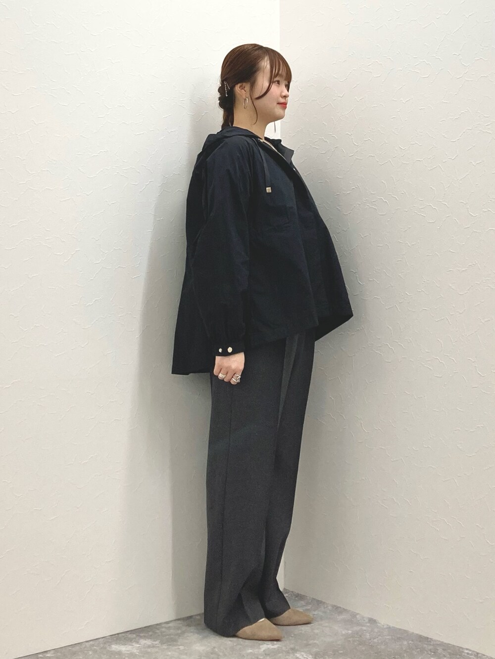 「マンパ、ワイドパンツ、パンツスタイル、低身長、撥水加工、低身長コーデ、152cm、フード取り外し、マウンテパーカー、150cm台コーデ」｜「NOLLEY’Sのウォッシャブル2WAYマウンテンパーカー（マウンテンパーカー、ブルー系）」を使った、nol murakamiさん（レディース・152cm）の春コーディネートの6枚目の写真