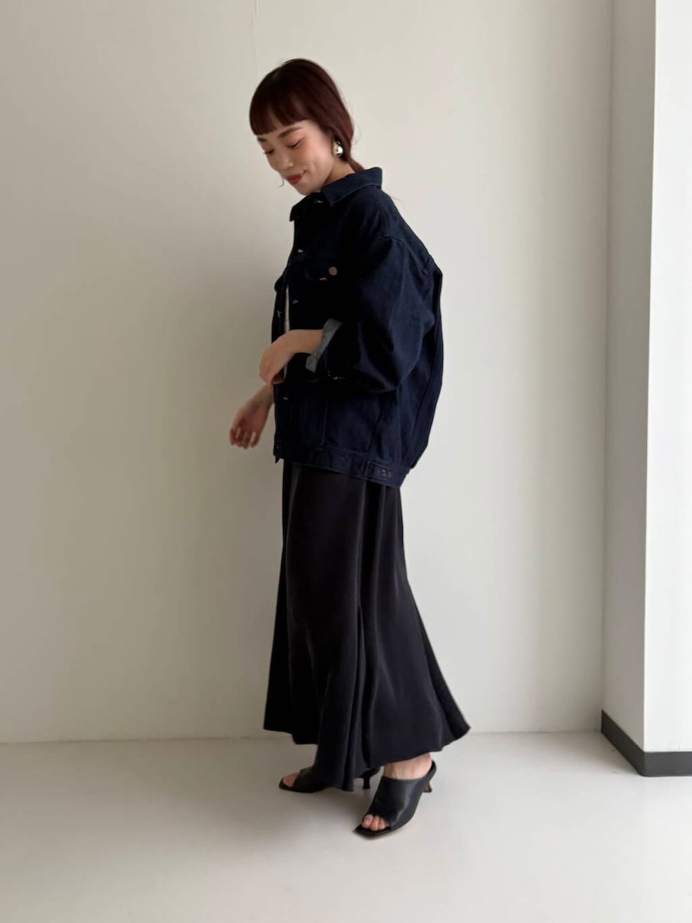 ayaka kawaharadaさんの「『別注』Lee101×ROSSO　JACKET（Lee）」を使ったコーディネートの2枚目の写真