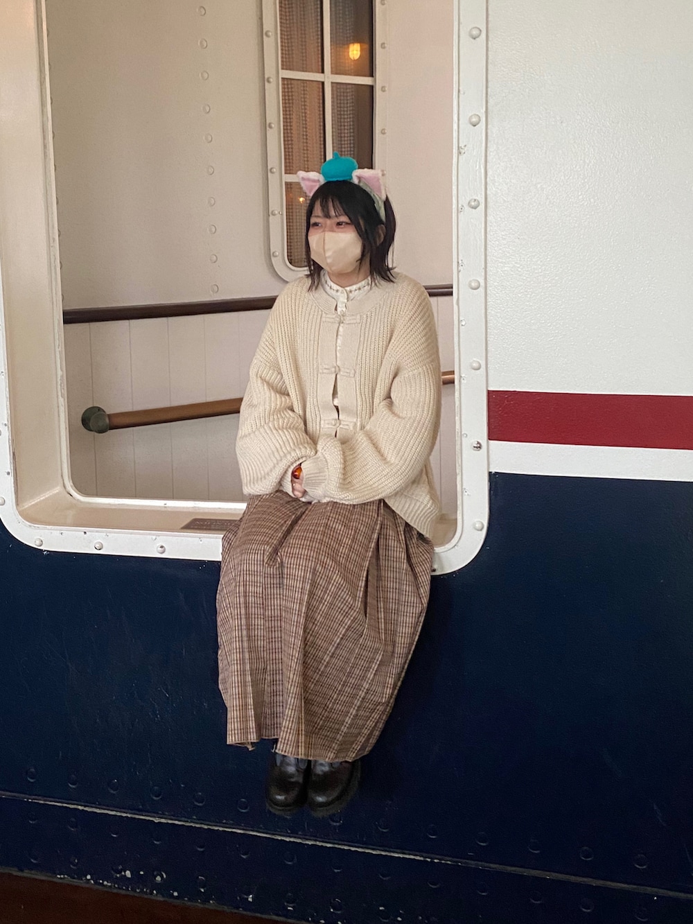 「シンプルスタイル、ラクチンコーデ、お洒落さんとつながりたい、いいね、save、フォローお願いします🤑、休日コーデ、ガーリー、低身長、低身長コーデ、淡色コーデ、プチプラ、エヘカソポ、ディズニーコーデ、スカート、ゆるコーデ、ナチュラル」｜「ehka sopoの刺繍ピンタックブラウス（シャツ/ブラウス、ホワイト系）」を使った、るる 🥦低身長コーデ🥬さん（レディース・149cm）の夏コーディネートの2枚目の写真