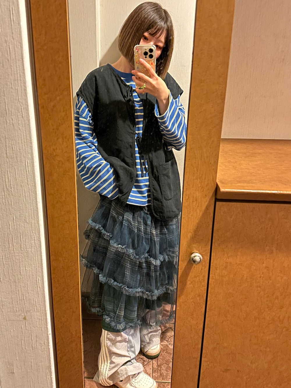「春めき満開コーデ、春色、春服コーデ、ラフコーデ、春カラー、150cm台コーデ、春服、お出かけコーデ、レイヤードコーデ、おしゃれさんと繋がりたい、いいね、save、フォローお願いします🤑、初夏コーデ、低身長、低身長コーデ、レイヤードスタイル」｜「kutirのボーダーロンＴ（Tシャツ/カットソー、ブルー系）」を使った、るる 🥦低身長コーデ🥬さん（レディース・149cm）の春コーディネートの2枚目の写真