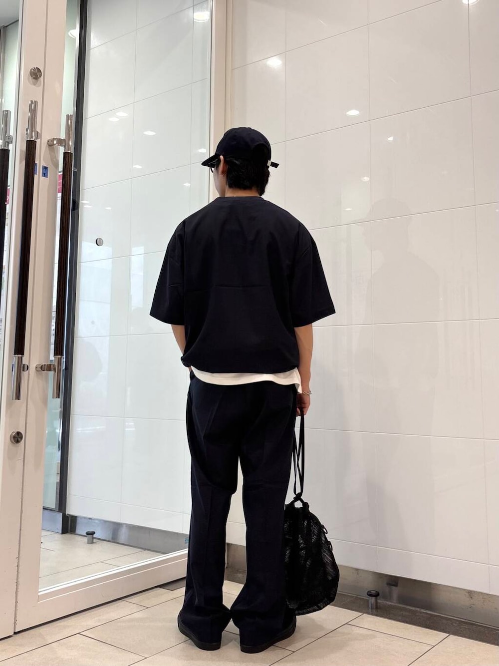「セットアップ、カジュアル、レイヤードスタイル、低身長、夏コーデ、休日スタイル、フェスコーデ、リラックス、20代、リラックスコーデ、キャップコーデ、アーバンスタイル、メンズスニーカー、きれいめtシャツ、初夏のお出かけコーデ」|「KIJIMA TAKAYUKIのKIJIMA TAKAYUKI COTTON GABA 6PANEL CAP(キャップ、ブルー系)」を使った、オタケさん(メンズ・162cm)の春コーディネートの4枚目の写真