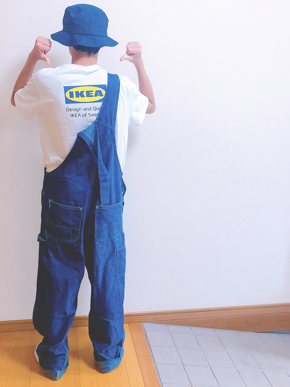 「オーバーオール、オーバーオールコーデ、バケットハット、バケハ、VANS、carhartt、IKEA、夏コーデ、古着、古着MIX、古着コーデ、古着男子、古着好きな人と繋がりたい、NEWHATTAN」｜「newhattanのアイテム（ハット、ブルー系）」を使った、ゆあんじさん（メンズ・170cm）の夏コーディネートの2枚目の写真