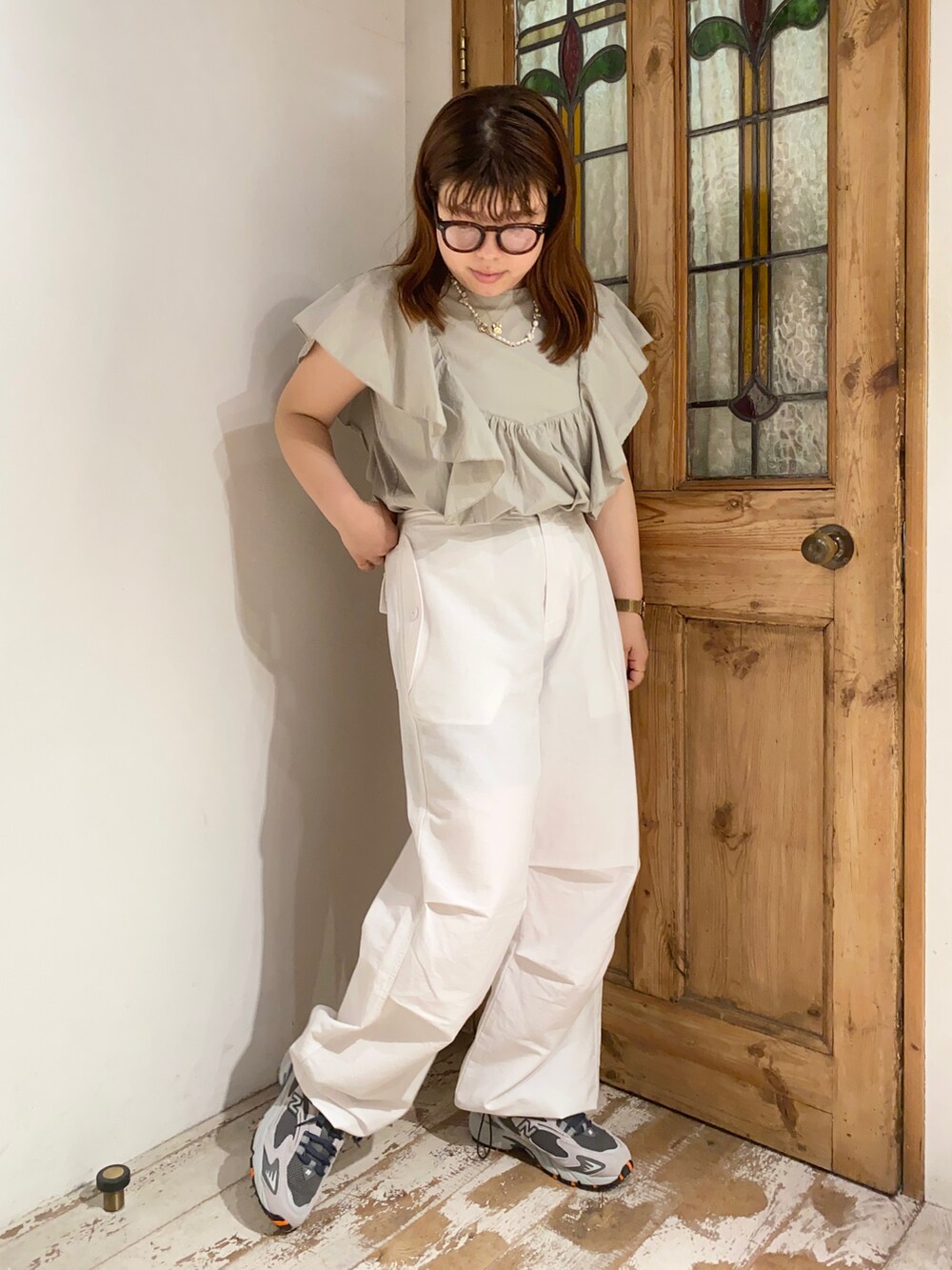 mizukiさんの「フリルプルオーバーブラウス（PUAL CE CIN）」を使ったコーディネートの3枚目の写真