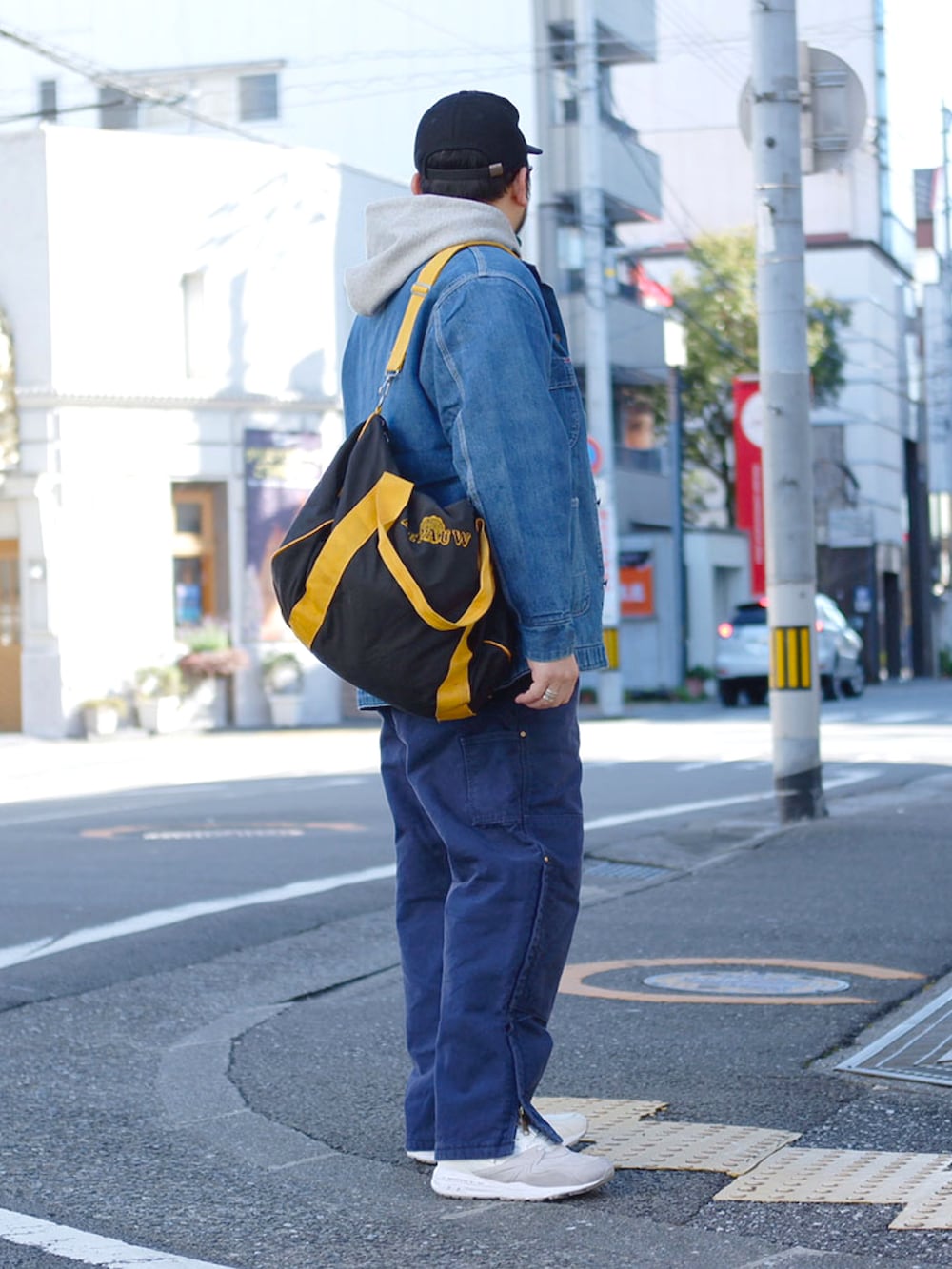「今日のコーデ、今日の服、カバーオール、オーバーオール、古着MIX、古着コーデ、90s」｜「Carharttのアイテム（サロペット/オーバーオール、ブルー系）」を使った、yoheiさん（メンズ・175cm）の冬コーディネートの2枚目の写真
