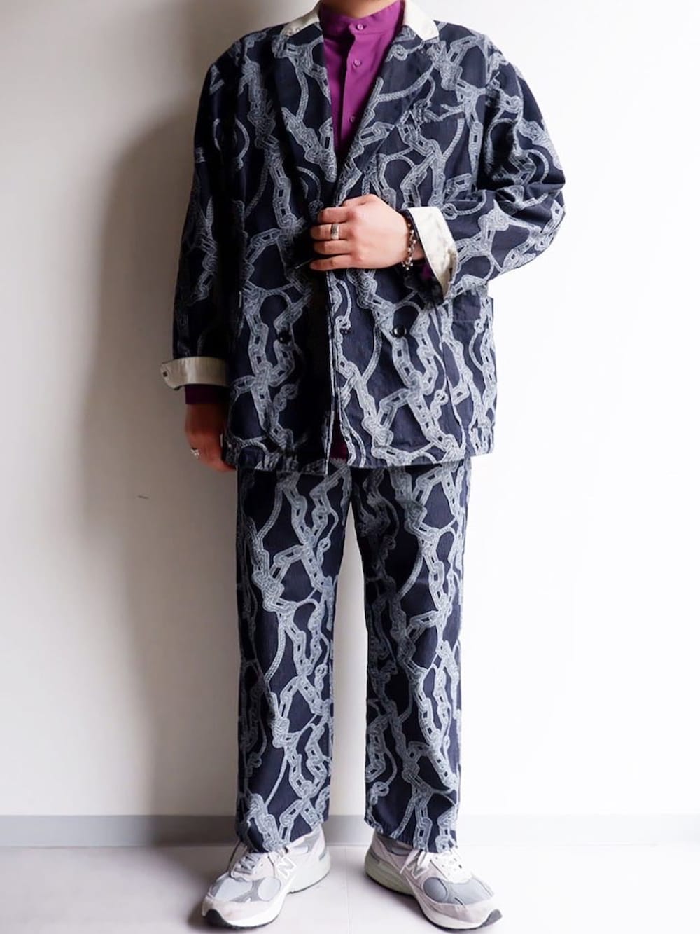 「いまどきジャケット写真、春服コーデ、メンズコーデ、今日のコーデ、今日の服、ブルーナボイン、993」｜「BRUNABOINNEのアイテム（デニムパンツ、ブルー系）」を使った、yoheiさん（メンズ・175cm）の春コーディネートの2枚目の写真