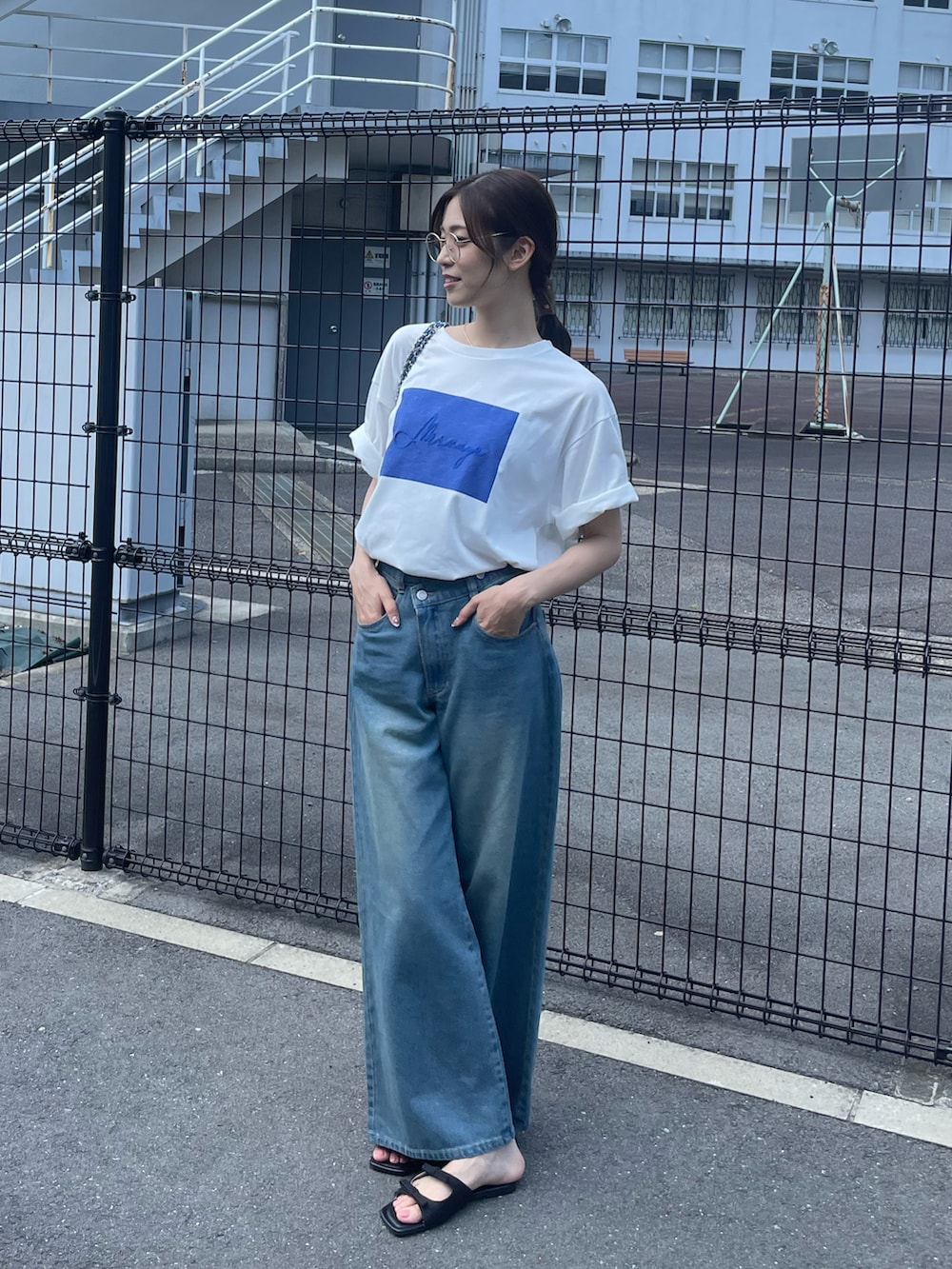 AS KNOW AS plus/アズノゥアズプラスさんの「☆アソート イージーデニムパンツ　【2024SSアイテム】（AS KNOW AS plus）」を使ったコーディネートの3枚目の写真