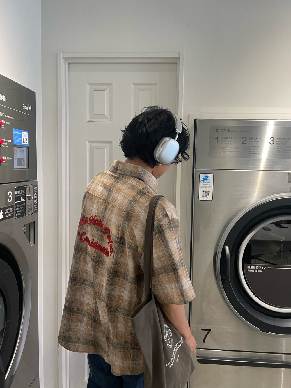 ベージュ系のシャツ/ブラウス、その他のその他を着用したメンズの夏コーディネートの3枚目の写真