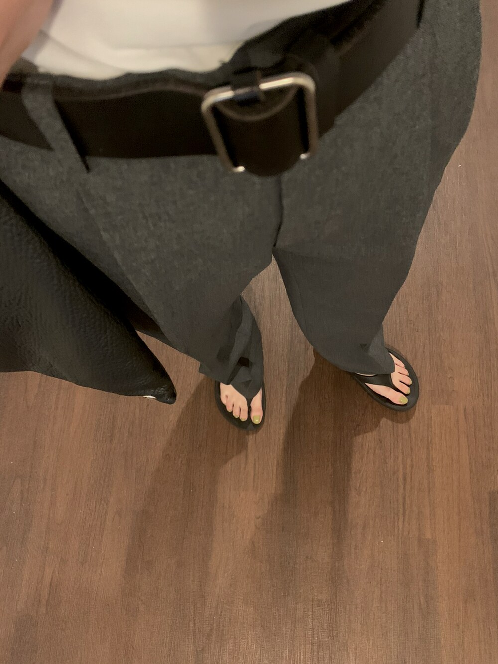 「THE SHINZONEのTHE SHINZONE | CHRYSLER PANTS WOMEN（スラックス、グレー系）」を使った、kaoryさん（レディース・157cm）の夏コーディネートの2枚目の写真