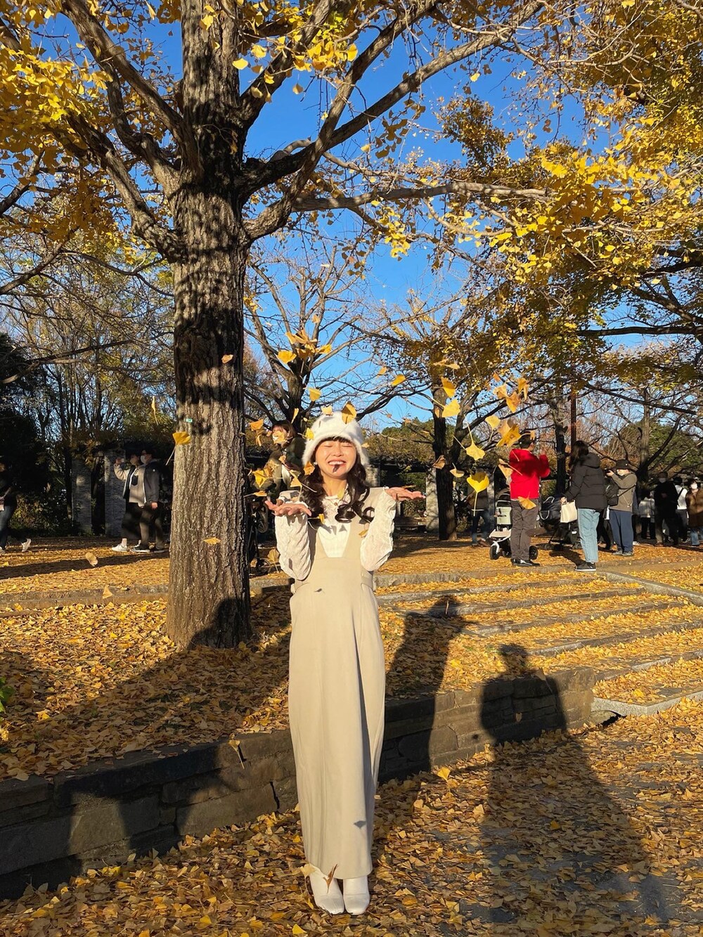 「大人カジュアル、服とコスメでなりたい自分に、クリスマスに着たい服、冬コーデ、オトナ女子、あったかコーデ、シンプル、休日コーデ、低身長コーデ、キレイめ、お洒落さんとつながりたい、プチプラコーデ、淡色コーデ」｜「muguetのstand collar long coat（チェスターコート、ホワイト系）」を使った、YokiChenさん（レディース・158cm）の冬コーディネートの5枚目の写真