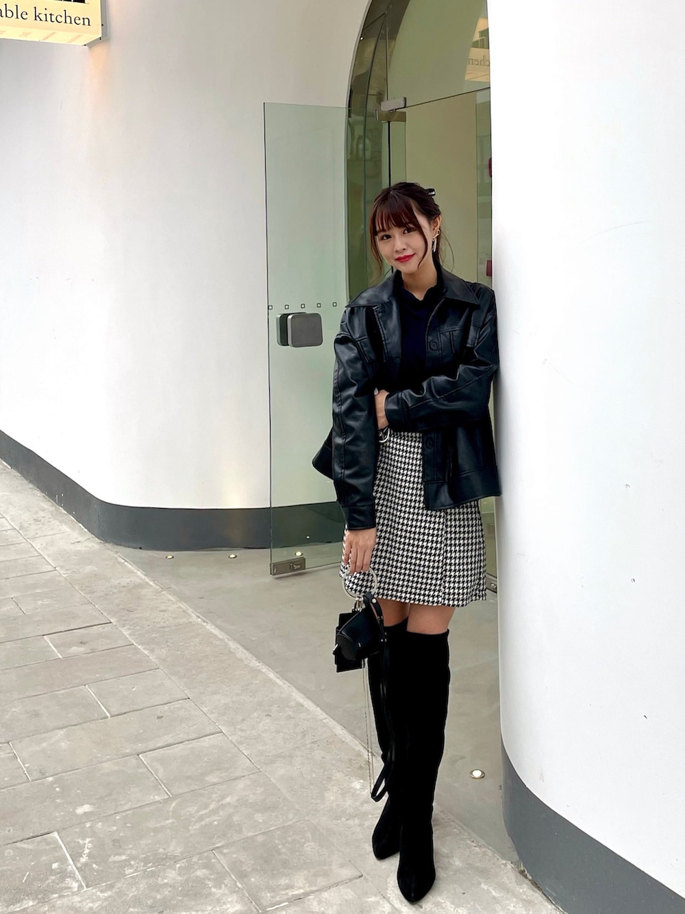 「ootd、日系极简、大人カジュアル、オトナ女子、お洒落さんとつながりたい、シンプル、ブラック、プチプラ、冬コーデ、女人味」｜「無名のアイテム（ジャケット/アウター、ブラック系）」を使った、YokiChenさん（レディース・158cm）の冬コーディネートの2枚目の写真