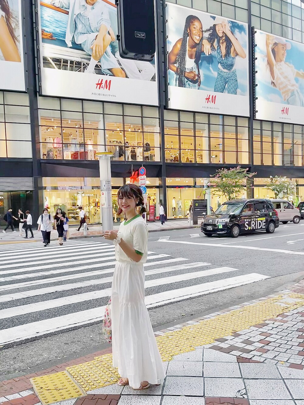 「休日スタイル、真夏のアクティブスタイル、夏コーデ、カジュアルコーデ、オトナ女子、着回しコーデ、低身長コーデ、サンダル、今日のコーデ、大人女子、ロングスカート、いいね、save、フォローお願いします🤑、白Tシャツ、淡色コーデ、大人カジュアル」｜「Kastaneの【Yuri Hanamoriコラボ】リンガーTEE（Tシャツ/カットソー、ホワイト系）」を使った、YokiChenさん（レディース・158cm）の夏コーディネートの3枚目の写真