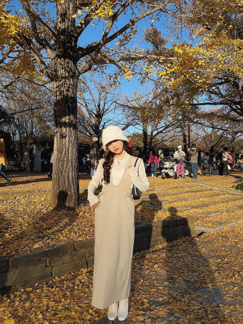 「大人カジュアル、服とコスメでなりたい自分に、クリスマスに着たい服、冬コーデ、オトナ女子、あったかコーデ、シンプル、休日コーデ、低身長コーデ、キレイめ、お洒落さんとつながりたい、プチプラコーデ、淡色コーデ」｜「muguetのstand collar long coat（チェスターコート、ホワイト系）」を使った、YokiChenさん（レディース・158cm）の冬コーディネートの4枚目の写真
