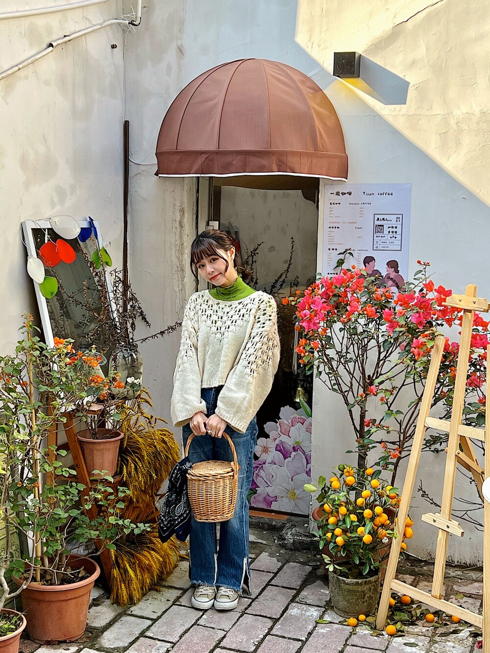 「ootd、春コーデ、お洒落さんとつながりたい、大人カジュアル、プチプラ、シンプル、オトナ女子、緑、日系极简」｜「Kastaneのかぎ針透かし編みプルオーバー（ニット/セーター、ホワイト系）」を使った、YokiChenさん（レディース・158cm）の春コーディネートの2枚目の写真