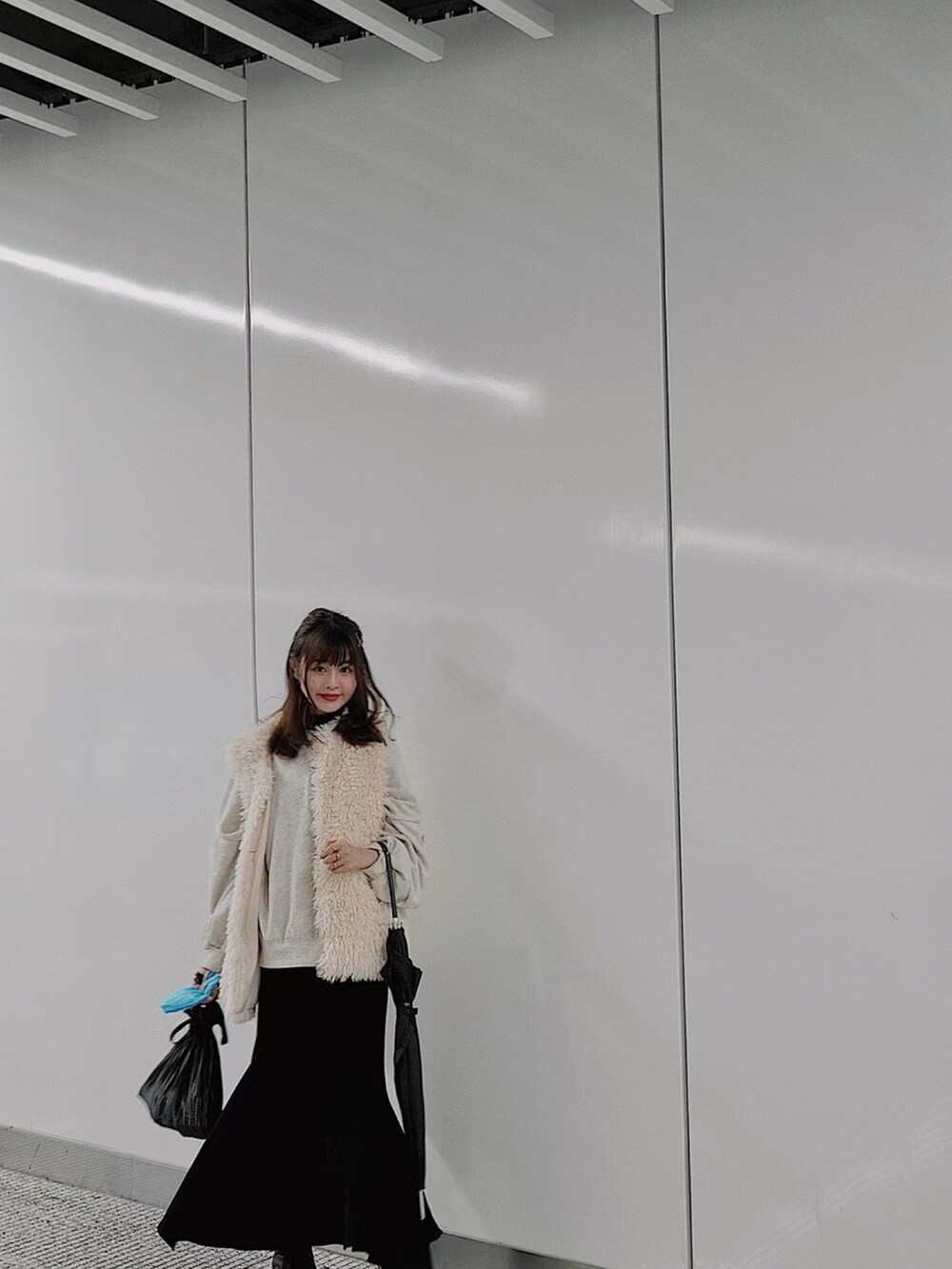 「ootd、プチプラ、シンプル、大人カジュアル、大人女子、大人ガーリー、お洒落さんとつながりたい、日系极简、春コーデ、休日スタイル」｜「Heatherのセルフィーウラケユルスウェット　236938（スウェット、ホワイト系）」を使った、YokiChenさん（レディース・158cm）の春コーディネートの2枚目の写真