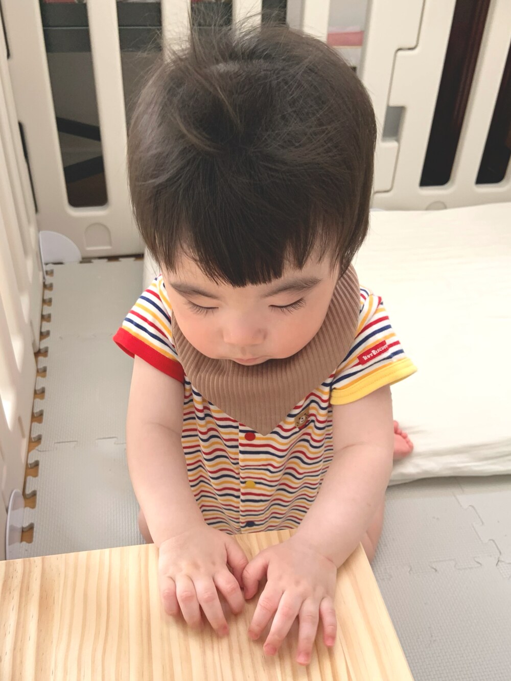 その他のロンパースを着用したキッズの春コーディネートの2枚目の写真