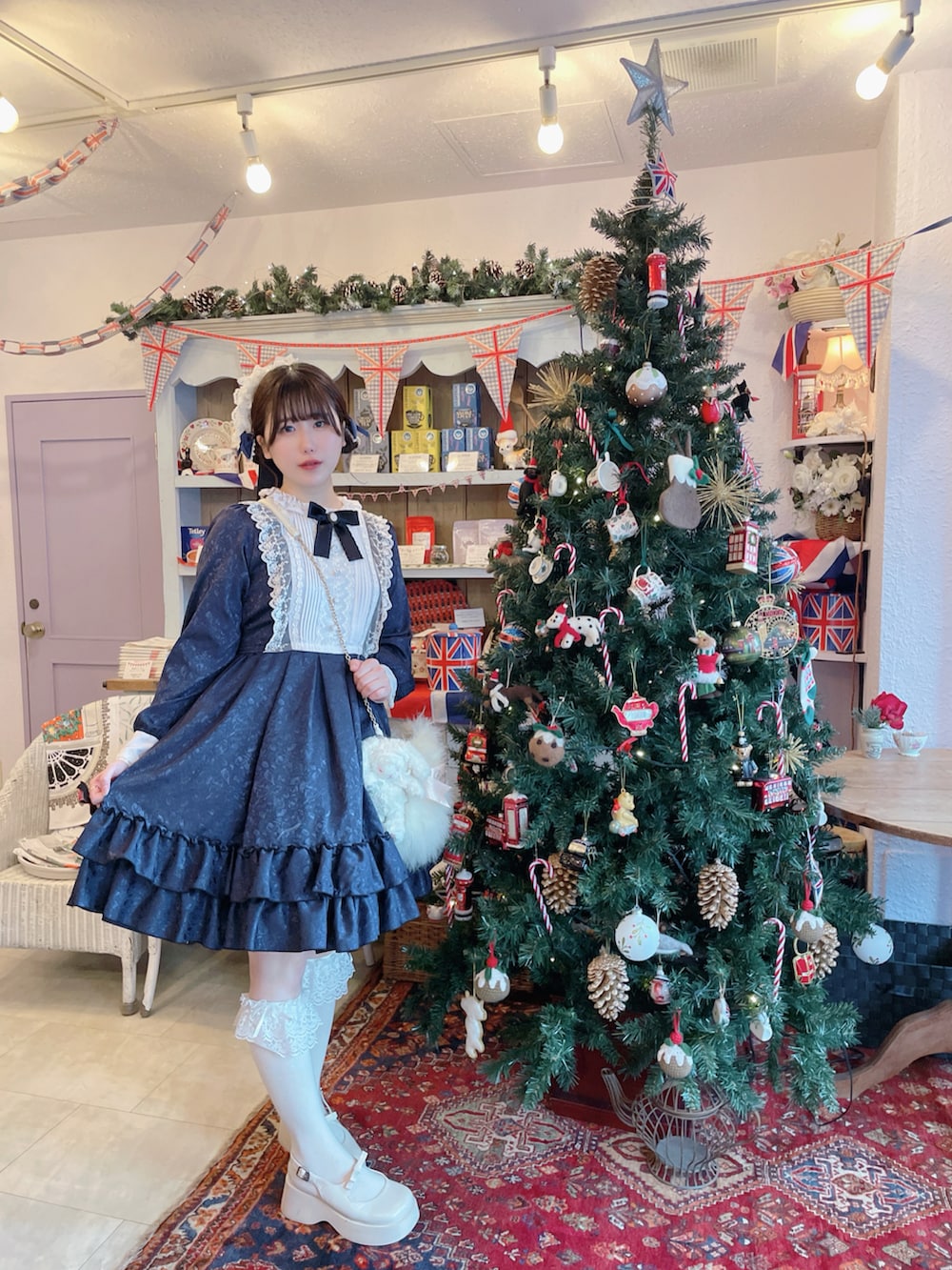 「冬コーデ、マイベストコーデ2024、クリスマスコーデ、キレイめコーデ、ファー、ファー小物、ファーコート、ロリータ、ロリィタ、ガーリーコーデ、お出かけコーデ、キルティング」｜「pina sweet collectionのアイテム（ワンピース/ドレス、ブルー系）」を使った、愛ゆえにさん（骨格ウェーブ・レディース・154cm）の冬コーディネートの2枚目の写真