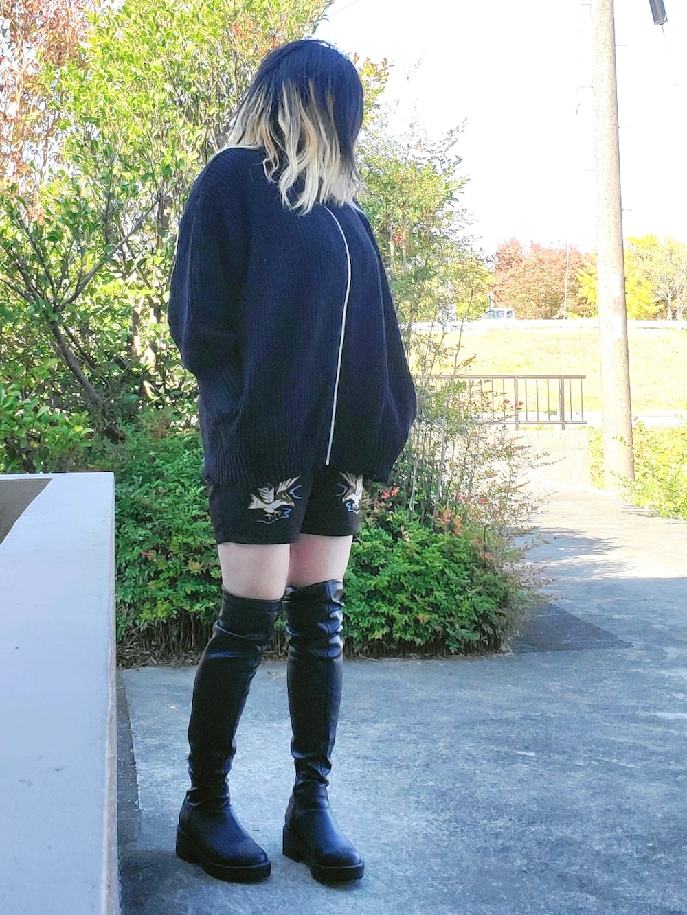 「ニット、JEANASiS、glamb、ローリーズファーム(LOWRYS FARM)、LOWRYS FARM、PAGEBOY」｜「JEANASISの5GアゼクラッシュZIPカーディガン/170913（カーディガン/ボレロ、ブラック系）」を使った、茶みこさん（レディース・165cm）の秋コーディネートの3枚目の写真