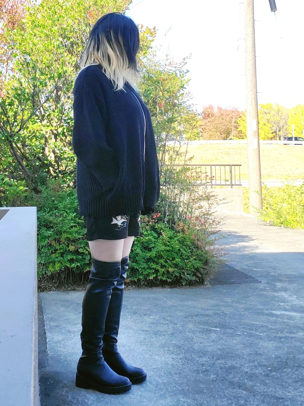 「ニット、JEANASiS、glamb、ローリーズファーム(LOWRYS FARM)、LOWRYS FARM、PAGEBOY」｜「JEANASISの5GアゼクラッシュZIPカーディガン/170913（カーディガン/ボレロ、ブラック系）」を使った、茶みこさん（レディース・165cm）の秋コーディネートの5枚目の写真