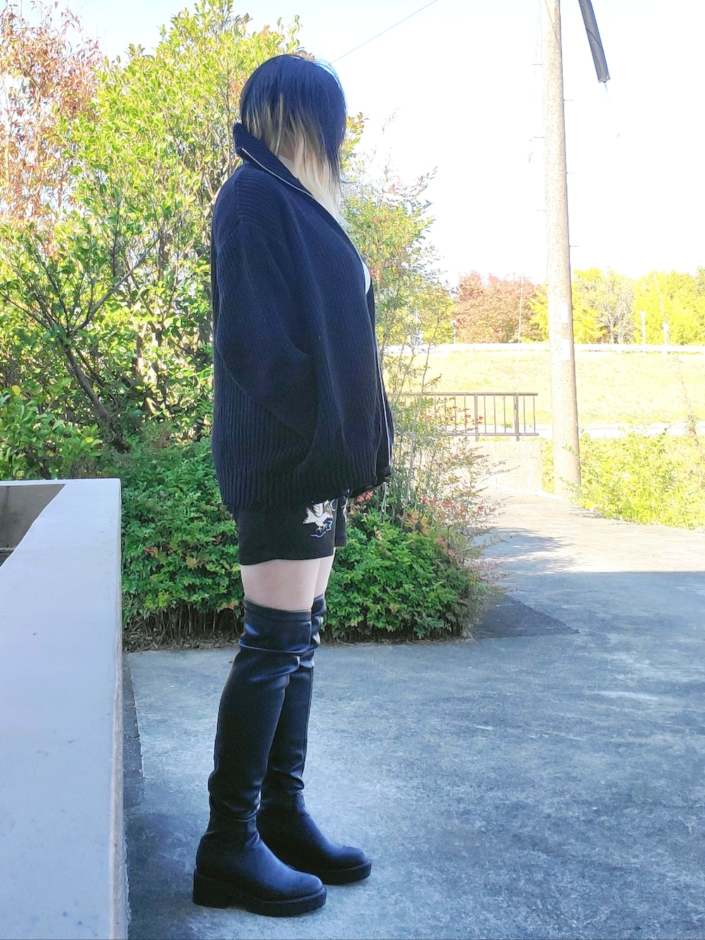 「ニット、JEANASiS、glamb、ローリーズファーム(LOWRYS FARM)、LOWRYS FARM、PAGEBOY」｜「JEANASISの5GアゼクラッシュZIPカーディガン/170913（カーディガン/ボレロ、ブラック系）」を使った、茶みこさん（レディース・165cm）の秋コーディネートの4枚目の写真