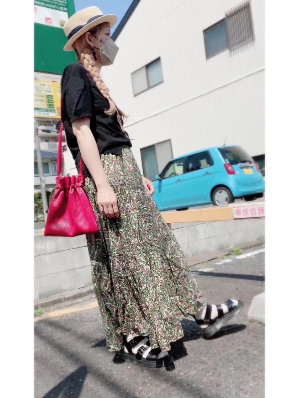 「春夏コーデ、オトナカジュアル、おしゃれさんと繋がりたい、オトナ女子、大人コーデ、プチプラコーデ、ママコーデ、ハット」｜「Dr. Martensの【Dr.Martens ドクターマーチン】 Gryphon Brandoグリフォンレザーストラップサンダル（サンダル、ブラック系）」を使った、もーりさん（レディース・167cm）の春コーディネートの3枚目の写真