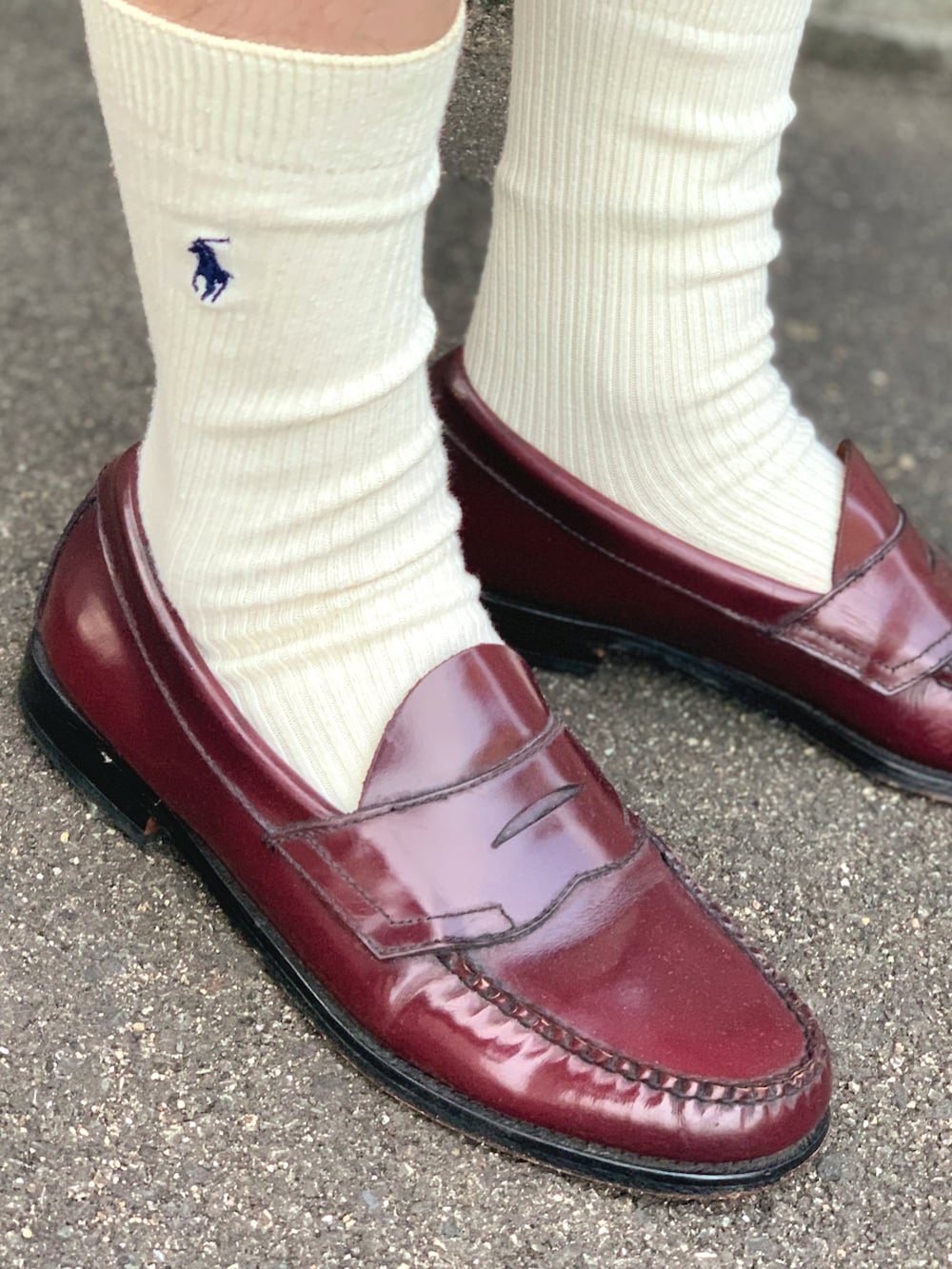 「ラルフローレン、Polo Ralph Lauren、大学生、カレッジ、紺ブレ、テーラードジャケット、金ボタン、スウェットパンツ、シャツスタイル、アメトラ、ローファー、ハイソックス、プレッピー、アイビー、リラックススタイル」|「POLO RALPH LAURENのアイテム(帽子、レッド系)」を使った、 $hinih$さん(メンズ・173cm)の春コーディネートの4枚目の写真