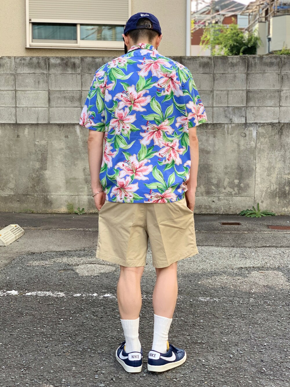 その他のシャツ/ブラウス、ホワイト系のTシャツ/カットソー、ブラウン系のパンツを着用したメンズの夏コーディネートの5枚目の写真