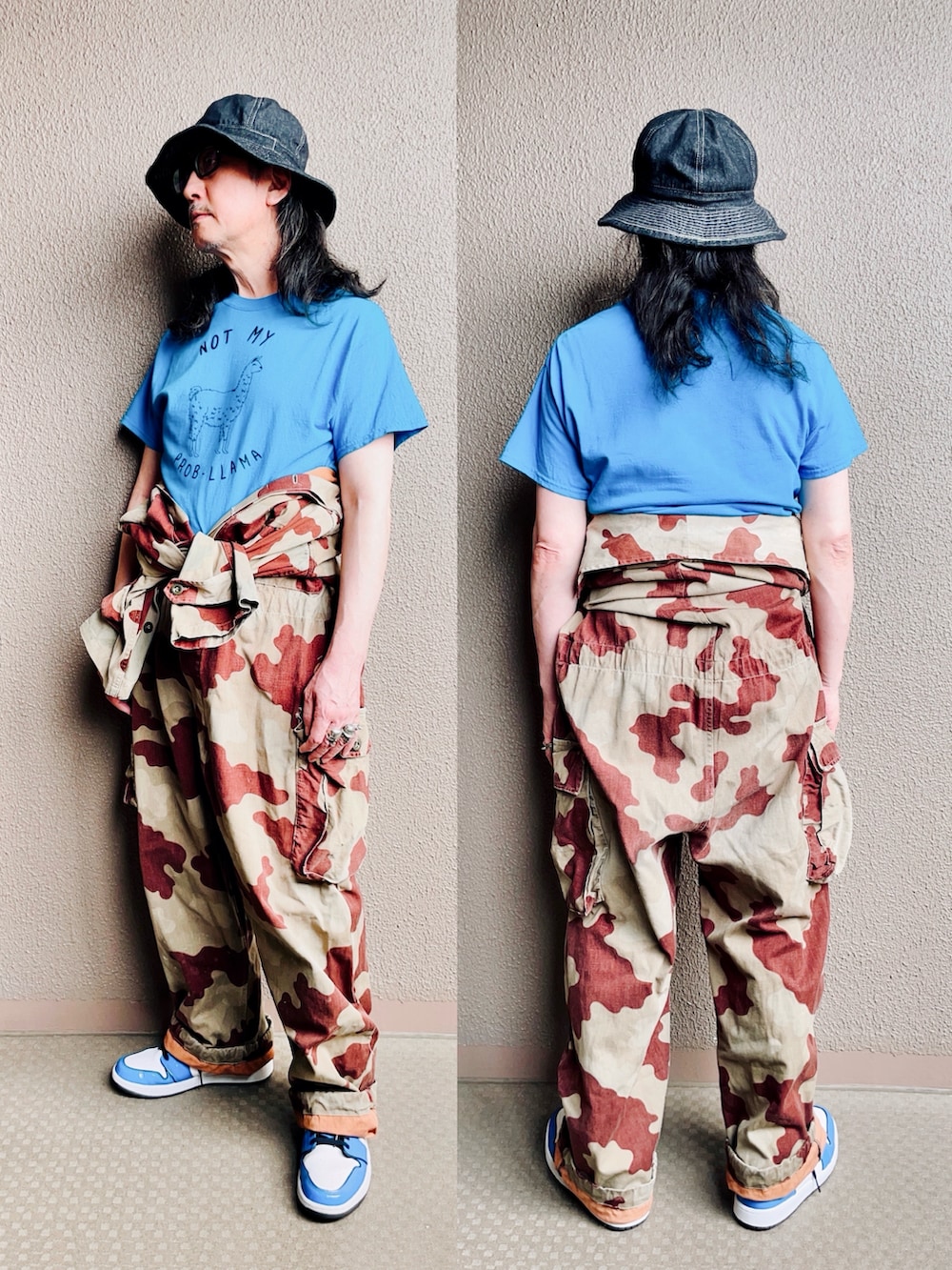 ブラウン系のつなぎ/オールインワン、ブルー系のスニーカー、ブルー系のTシャツ/カットソーを着用したメンズの夏コーディネートの4枚目の写真