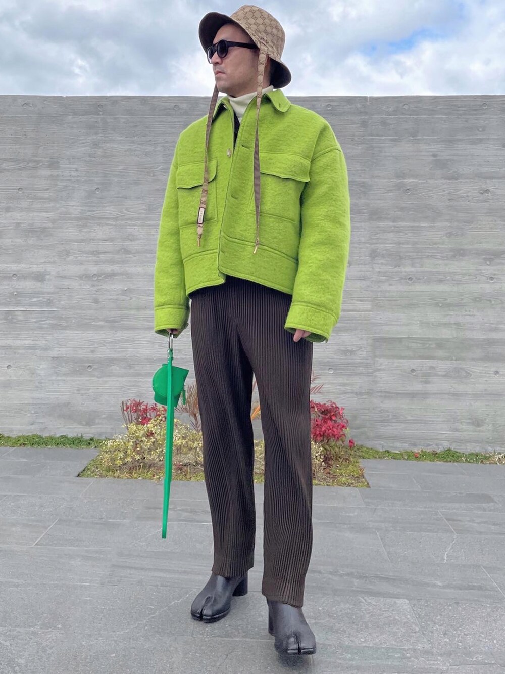 「冬のコーデ、バケットハット、hommeplisse、GUCCI、タビブーツ、サングラス、ブーツ」|「GUCCIのアイテム(ハット、ブラウン系)」を使った、KEIさん(メンズ・168cm)の冬コーディネートの4枚目の写真