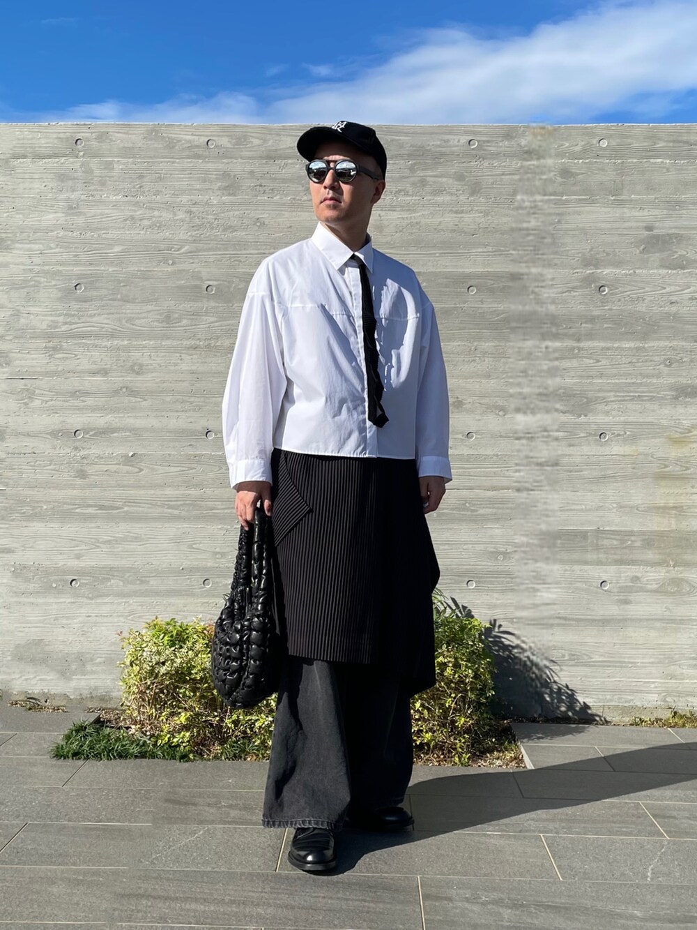 HOMME PLISSE ISSEY MIYAKEのネクタイを使った人気ファッション