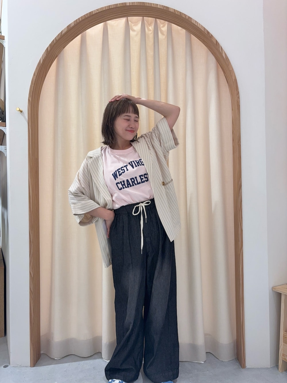 「デニム、夏服コーデ、シンプルスタイル、おでかけコーデ、ゆるコーデ、お出かけコーデ、きれいめコーデ、30代コーデ、淡色コーデ、低身長、低身長コーデ、低身長女子、低身長こーで」｜「CIAOPANIC TYPYのUSAコットン切替プリントTee（Tシャツ/カットソー、ピンク系）」を使った、りーたんさん（骨格ウェーブ・レディース・152cm）の夏コーディネートの3枚目の写真