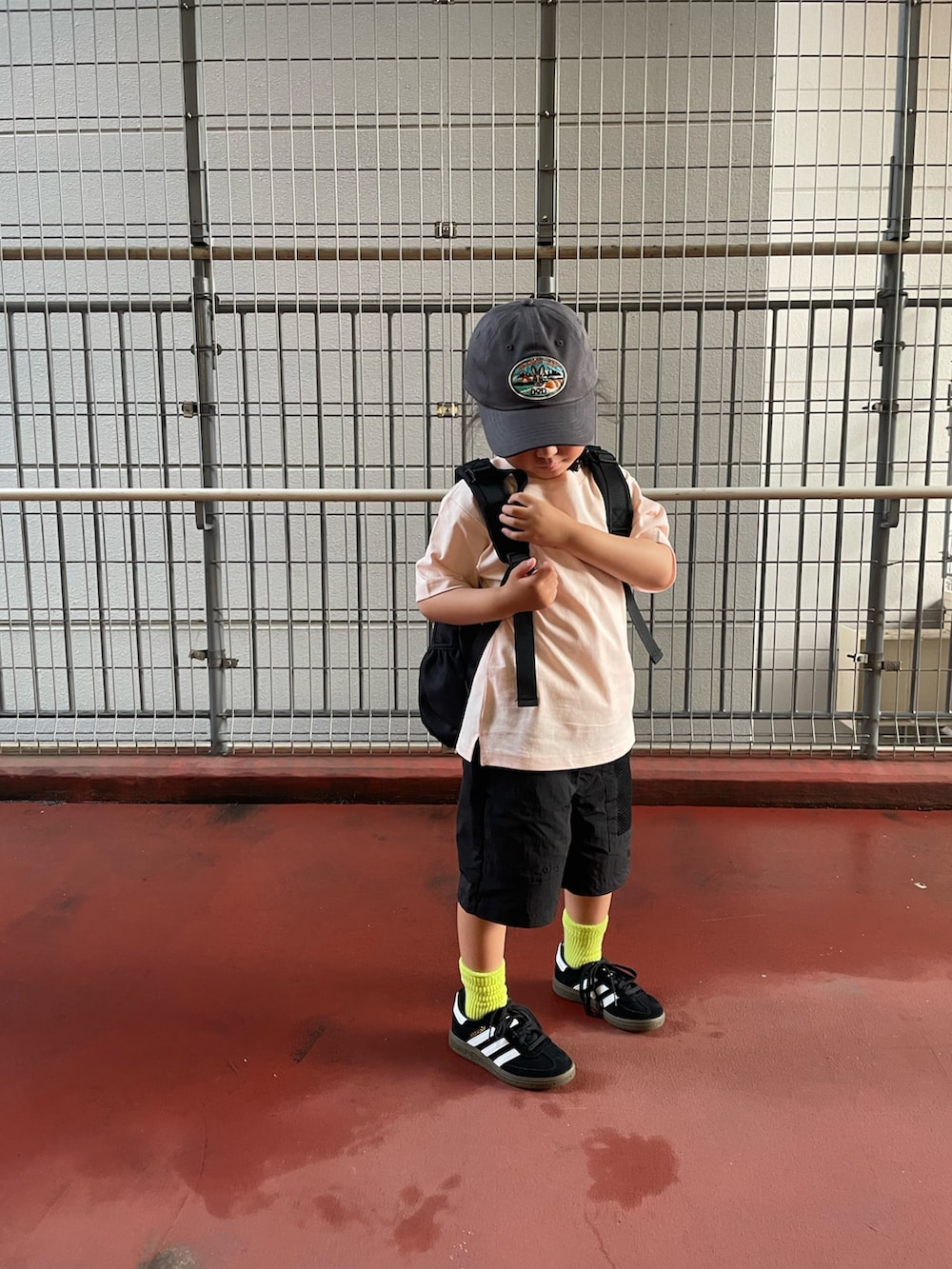 「今日のコーデ、おでかけ服、アウトドア、アウトドアスタイル、アウトドアコーデ、KIDS、kids、KIDSｺｰﾃﾞ、キッズ、キッズコーデ、キッズファッション、キッズ服」｜「DODの【DOD別注】ハジメテノカバオ（バックパック/リュック、ブラック系）」を使った、りーたんさん（骨格ウェーブ・レディース・152cm）の夏コーディネートの2枚目の写真
