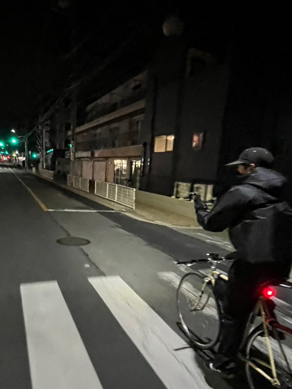 「サイクリング」｜「ABU GARCIAのAbu Garcia/アブ・ガルシア UTILITY POCKET EASY PANTS イージーパンツ（カーゴパンツ、ブラック系）」を使った、Taka→さん（メンズ・165cm）の冬コーディネートの2枚目の写真
