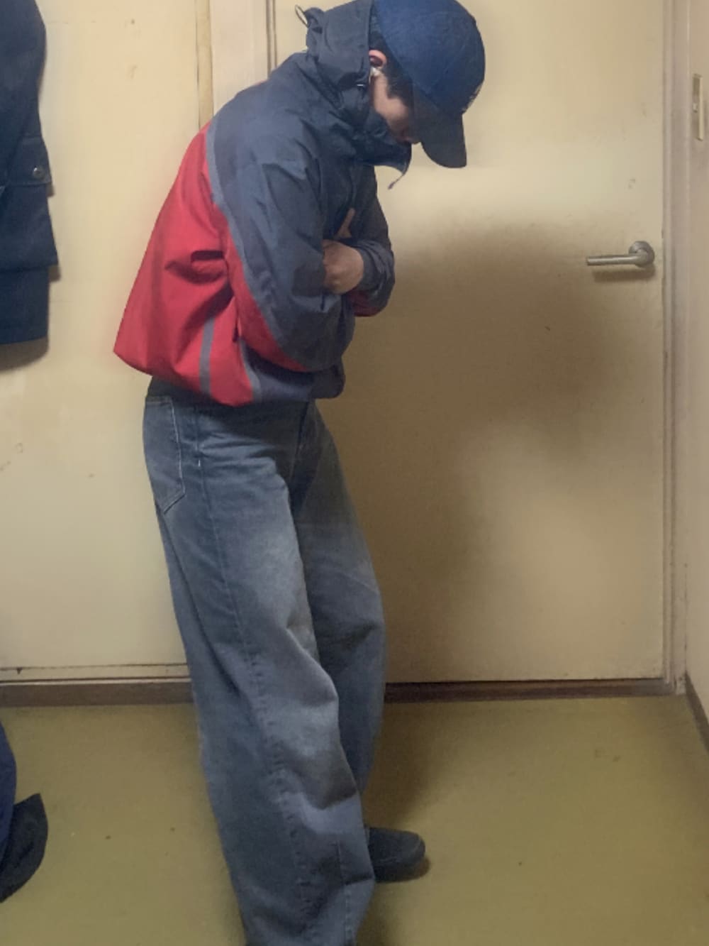 「MOUNTAIN HARDWEAR、90’s、古着、vintage、outdoor、thisisneverthat」｜「MOUNTAIN HARDWEARのアイテム（ジャケット/アウター、グレー系）」を使った、Taka→さん（メンズ・165cm）の冬コーディネートの2枚目の写真