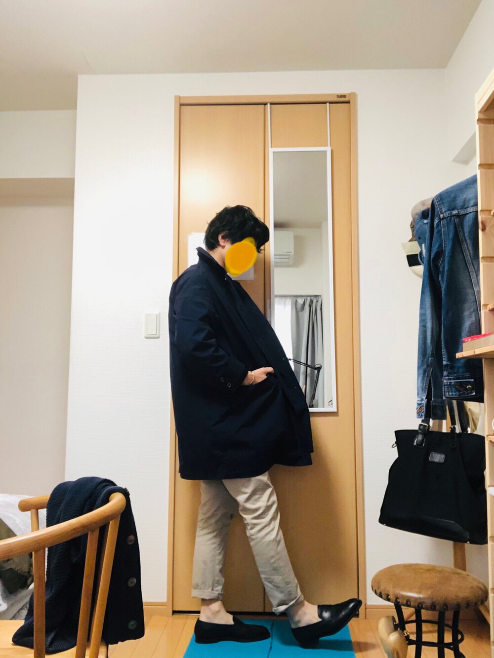 「春夏コーデ、パパコーデ、スプリングコート」｜「UNIQLOのアイテム（デニムパンツ、ベージュ系）」を使った、りさん（メンズ・174cm）の春コーディネートの4枚目の写真