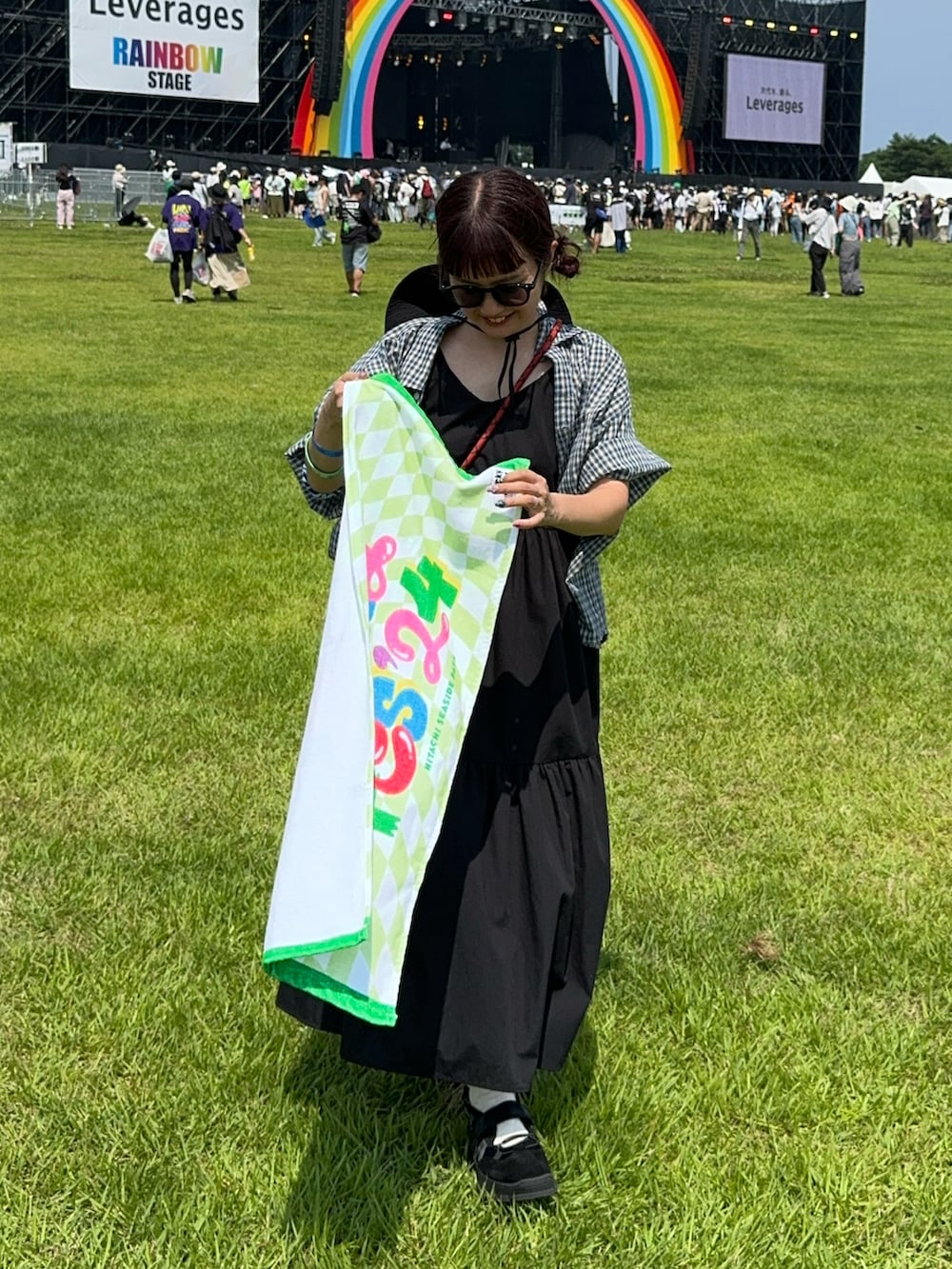 「フェススタイル、フェスコーデ、シャツスタイル、キャミワンピ、韓国ファッション、夏服、夏」｜「nugu farkaのアイテム（ワンピース/ドレス、ブラック系）」を使った、rin.さん（レディース・153cm）の夏コーディネートの2枚目の写真