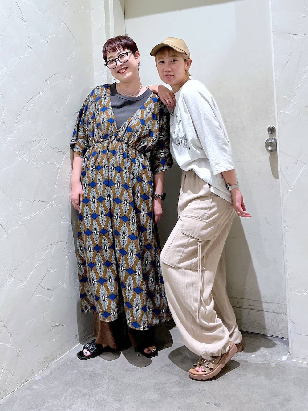 「ワントーン、きれいめ、ベーシック/シンプル、休日コーデ、デート/ロマンティック、女子会、カジュアル、旅行、バッグ、niko and ...、シンプルコーデ、LEPSIM、ブランドミックス、キャップ、Tシャツ」|「niko and...のスーベニアワイドTシャツ(Tシャツ/カットソー、ベージュ系)」を使った、 くまななさん(レディース・163cm)の夏コーディネートの5枚目の写真