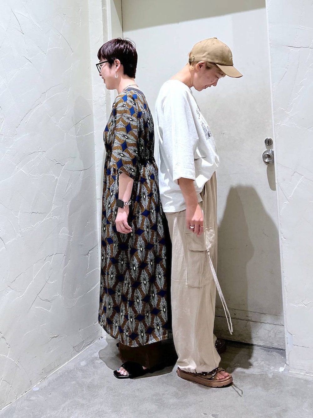 「ワントーン、きれいめ、ベーシック/シンプル、休日コーデ、デート/ロマンティック、女子会、カジュアル、旅行、バッグ、niko and ...、シンプルコーデ、LEPSIM、ブランドミックス、キャップ、Tシャツ」|「niko and...のスーベニアワイドTシャツ(Tシャツ/カットソー、ベージュ系)」を使った、 くまななさん(レディース・163cm)の夏コーディネートの2枚目の写真