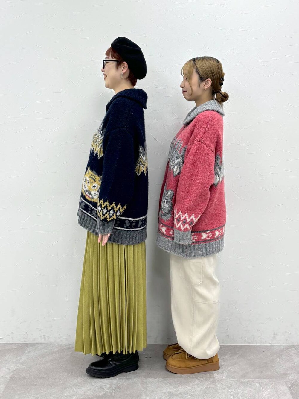 「ワントーン、きれいめ、ベーシック/シンプル、休日コーデ、デート/ロマンティック、女子会、カジュアル、旅行、niko and ...、シンプルコーデ」|「niko and...のゆるっと起毛ワークパンツ(その他パンツ、ベージュ系)」を使った、 くまななさん(レディース・163cm)の秋コーディネートの2枚目の写真