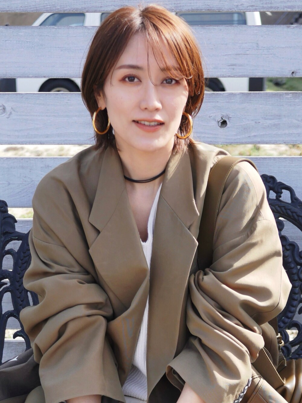 「春コーデ、春アウター、淡色コーデ、ジャケットスタイル、スニーカーコーデ、白スニーカー、スニーカー、シンプルコーデ、スポーツミックス、春のNewスタイル、大人カジュアル、ショルダーバッグ、今日のコスメと服、プチプラ、UNIQLO」｜「MAISON SPECIALの《UNISEX》Lyocell Twill Chambray Prime-Over Double Tailored Jacket/リヨセルツイルシャンブレープライムオーバーダブルテーラードジャケット【MAISON SPECIAL/メゾンスペシャル】■セットアップ対応■（テーラードジャケット、グリーン系）」を使った、金子三記(miki)さん（骨格ナチュラル・レディース・170cm）の春コーディネートの2枚目の写真