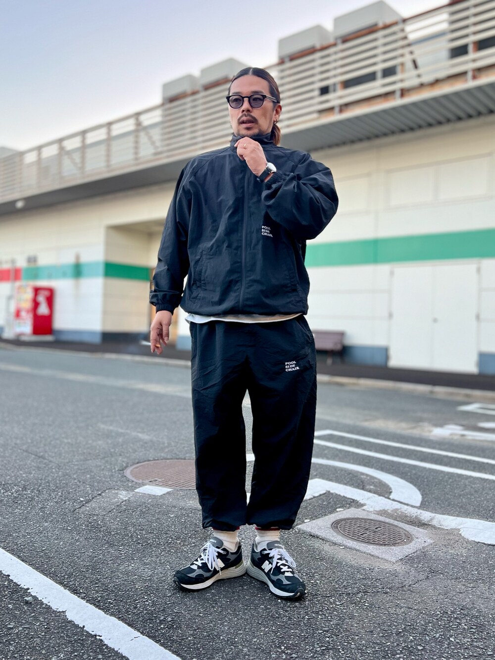 にいる｜NEW BALANCEのスニーカーを使ったコーディネート - WEAR