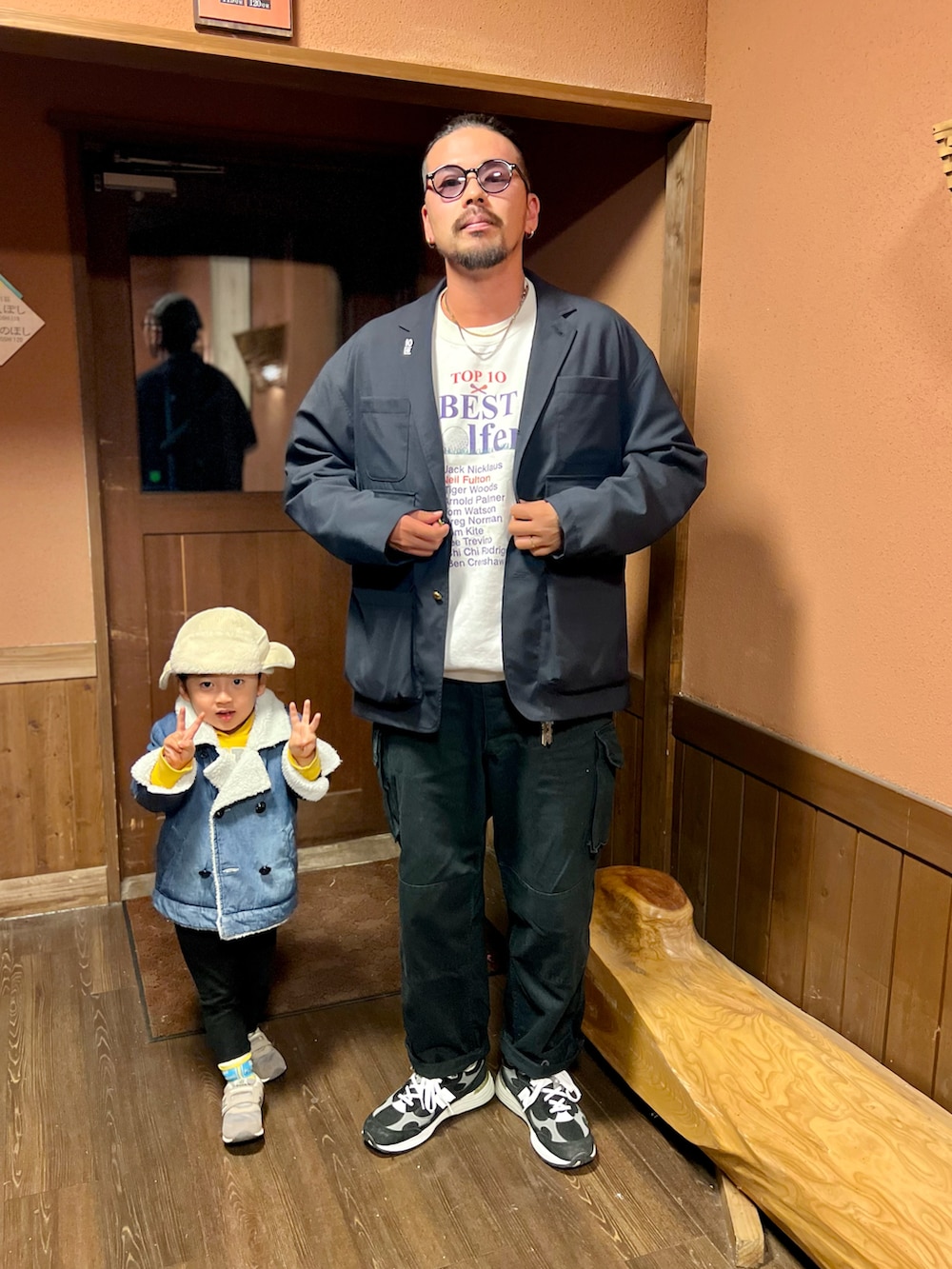 「ブレザー、ジャケット、ジャケットスタイル、休日スタイル、オトナカジュアル、大人コーデ、ワイドパンツ、ミリタリー、m47、今日のコーデ、古着、古着MIX、ゴルフ、992、ファッションを楽しもう」｜「French ArmyのM-47（カーゴパンツ、ブラック系）」を使った、にいるさん（メンズ・178cm）の秋コーディネートの2枚目の写真