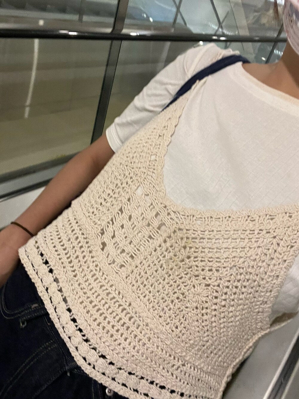 「UNIQLOのワイドフィットカーブジーンズ（デニムパンツ、ブルー系）」を使った、迷Mir /。daily stylさん（レディース・162cm）の夏コーディネートの3枚目の写真
