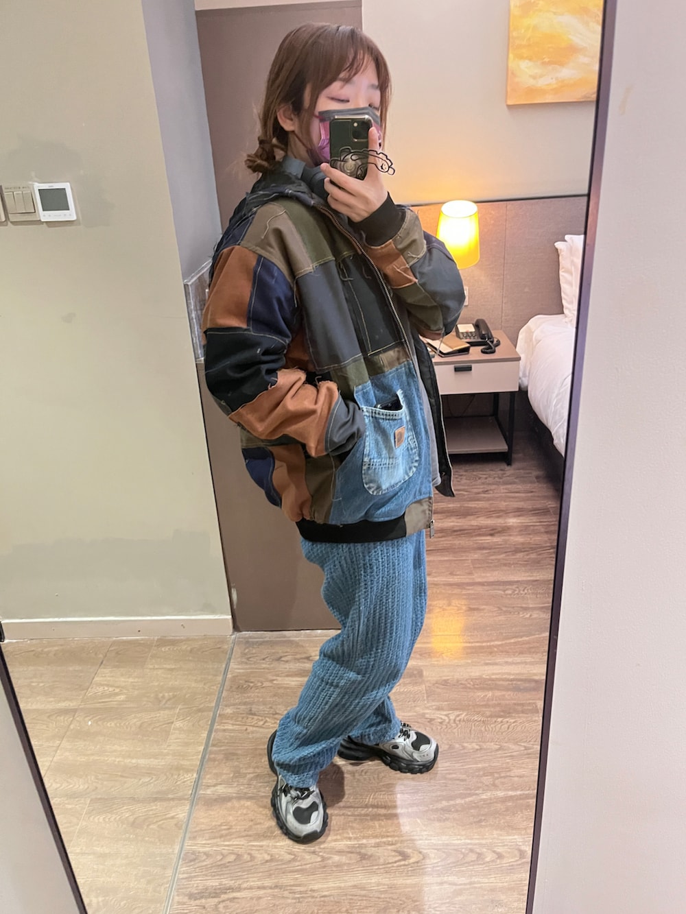 「Carharttのアイテム（デニムジャケット、その他）」を使った、迷Mir /。daily stylさん（レディース・162cm）の春コーディネートの2枚目の写真