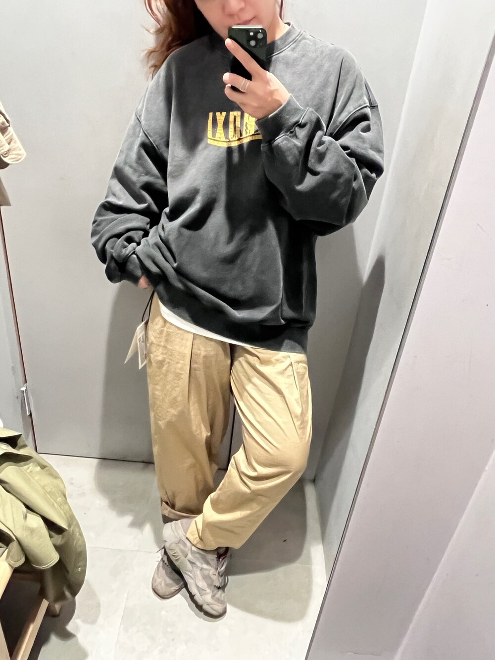 「AGILITYのアイテム（パンツ、ベージュ系）」を使った、迷Mir /。daily stylさん（レディース・162cm）の秋コーディネートの3枚目の写真