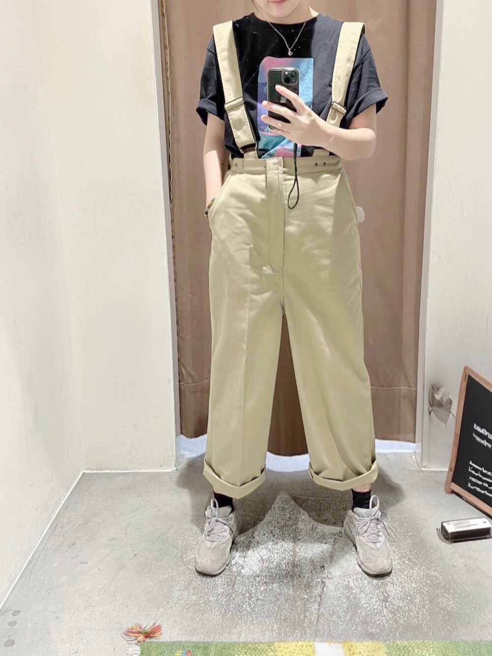 「UNIQLOのアイテム（Tシャツ/カットソー、ブラック系）」を使った、迷Mir /。daily stylさん（レディース・162cm）の夏コーディネートの2枚目の写真