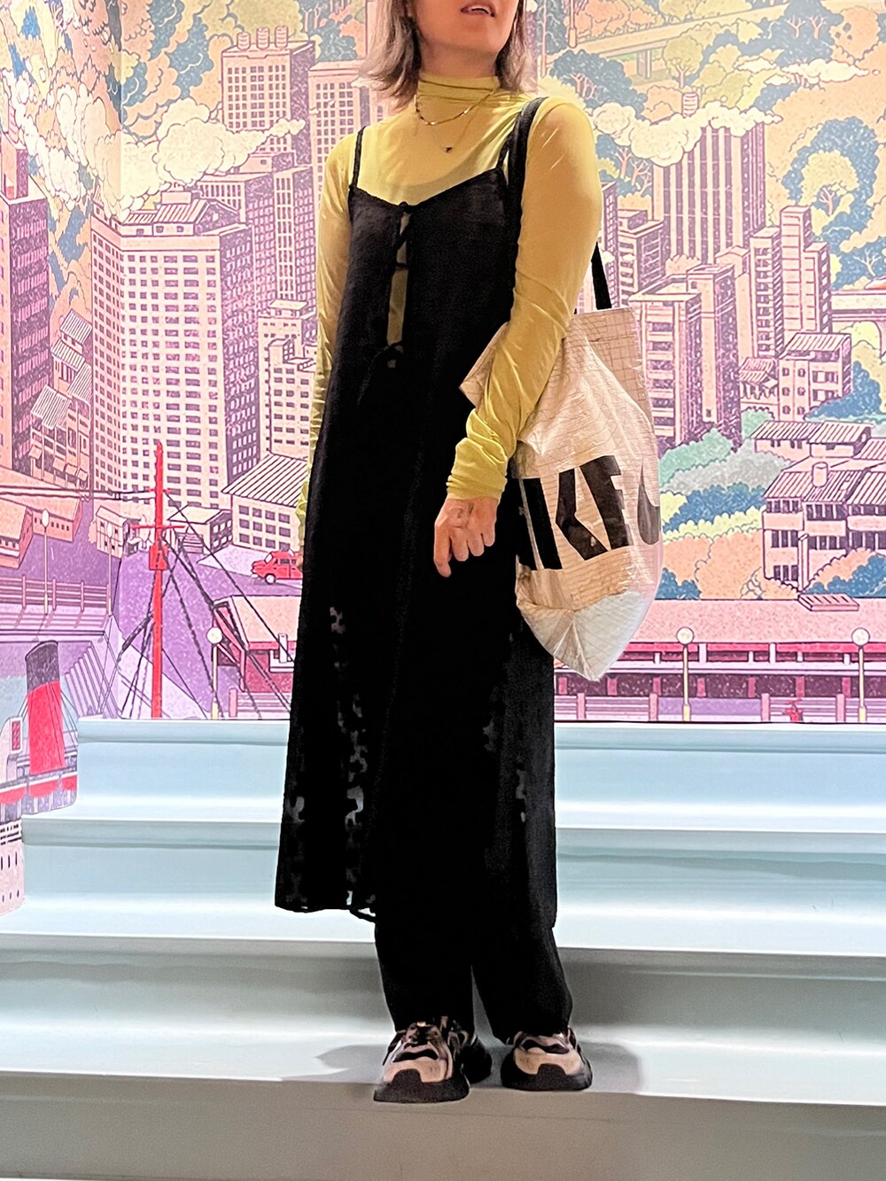 「QUEEN SHOPのアイテム（ジャンパースカート、ブラック系）」を使った、迷Mir /。daily stylさん（レディース・162cm）の夏コーディネートの2枚目の写真