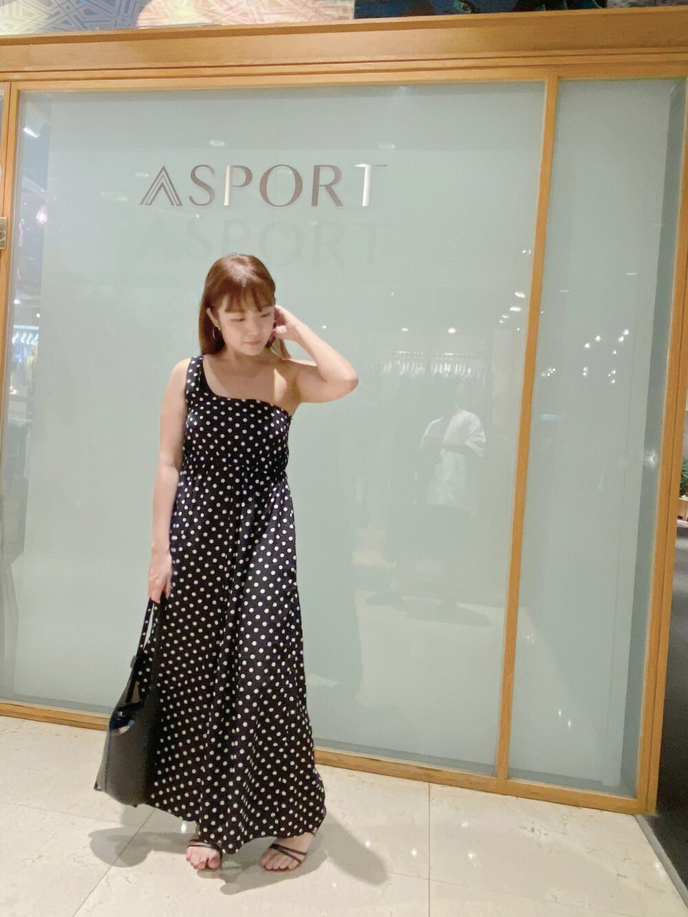 「CHARLES & KEITHのアイテム（ショルダーバッグ、ブラック系）」を使った、迷Mir /。daily stylさん（レディース・162cm）の夏コーディネートの2枚目の写真