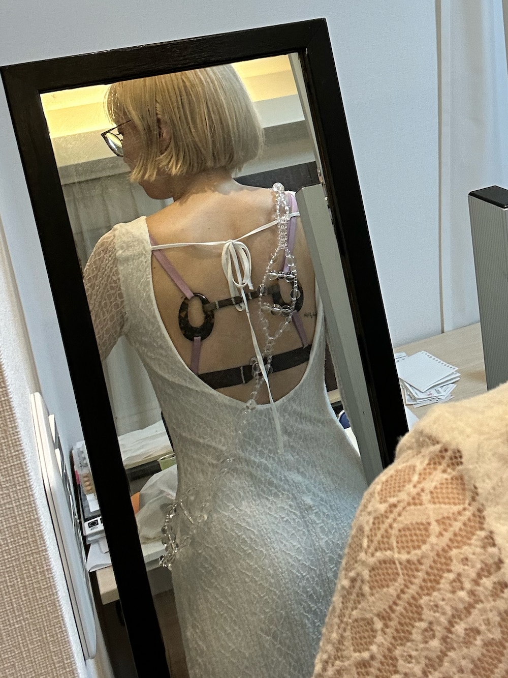 「背中空き、バックスタイル、バックオープン、ホワイト、ホワイトコーデ、白ワンピース、レース、レースワンピース、ZARA」｜「ZARAのアイテム（ワンピース/ドレス、ホワイト系）」を使った、たまんさ。さん（レディース・165cm）の夏コーディネートの2枚目の写真