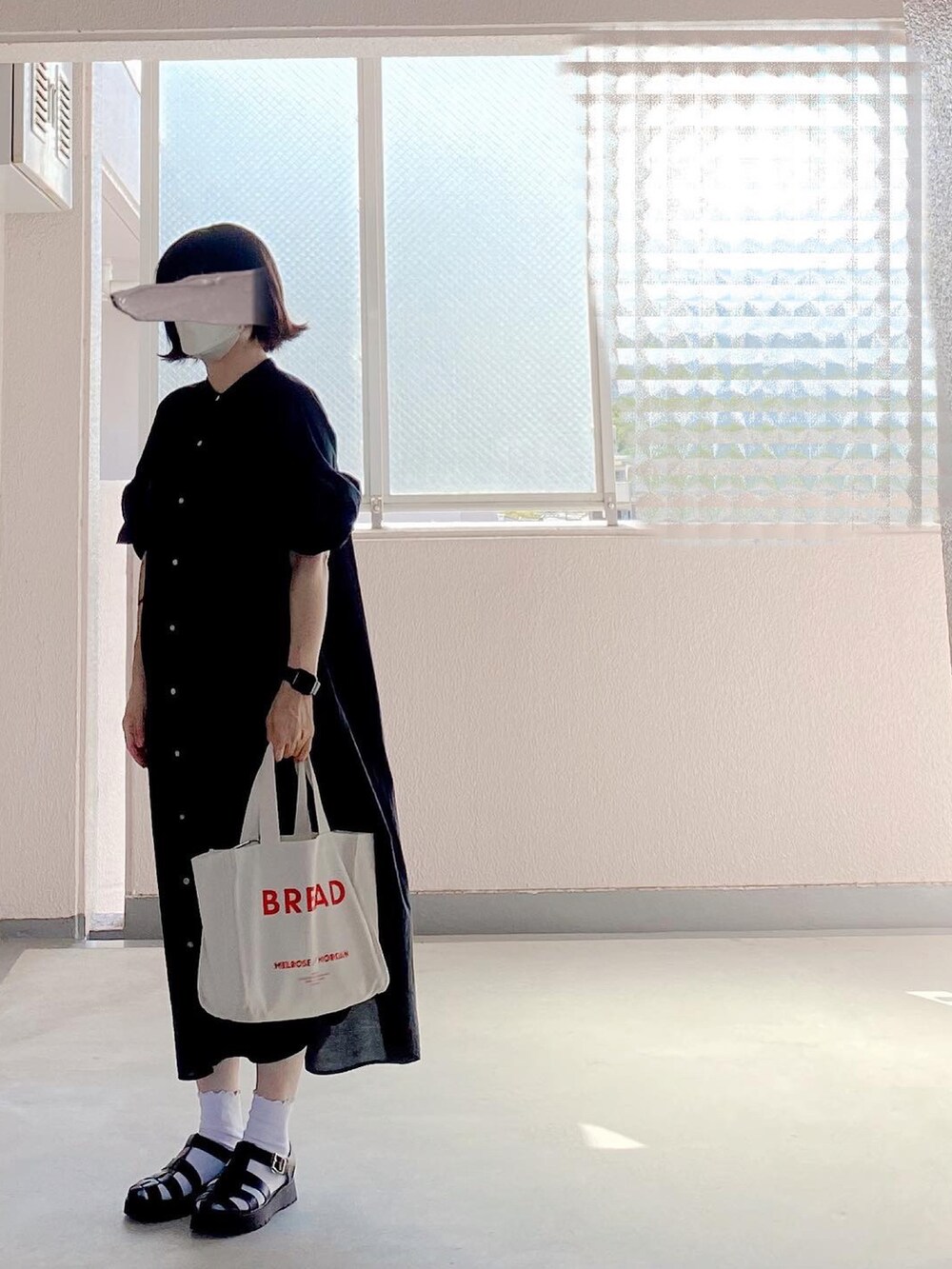 「ラクチンコーデ、シンプル、ブラック、ナチュラル、ボブ、外ハネ、おしゃれさんと繋がりたい、ワンピース、グルカサンダル」｜「GUのアイテム（サンダル、ブラック系）」を使った、c_o_c_oさん（レディース・158cm）の秋コーディネートの2枚目の写真